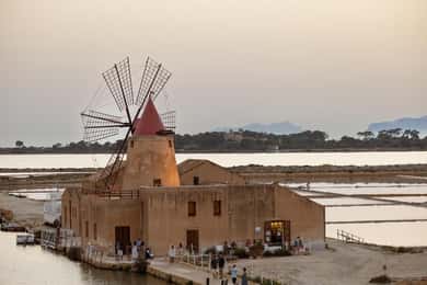Marsala: Paseo guiado por las Salinas con visita a un molino de viento