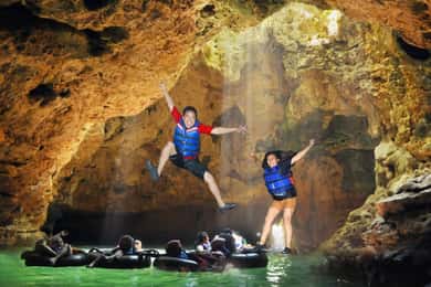 Yogyakarta: Aventura guiada nas grutas de Jomblang e Pindul