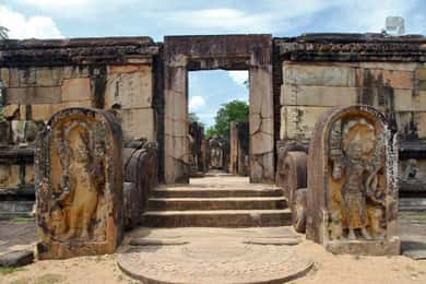 Polonnaruwa: Private Guided Cycling Tour