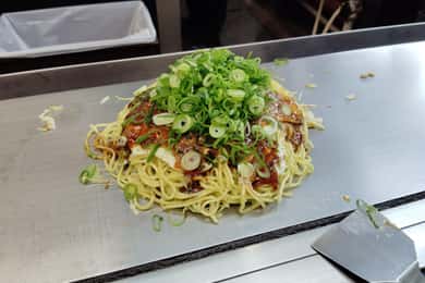 Hiroshima : Ekimae - Hiroba Food Walking Tour avec Okonomiyaki
