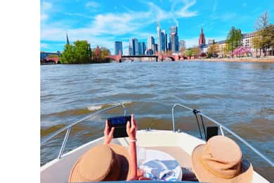 Frankfurt: Private Skyline Sightseeing Boat Tour