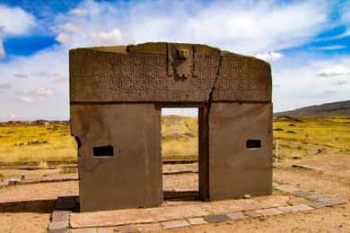 Puno: La Paz and Tiwanaku Day Trip with Guide