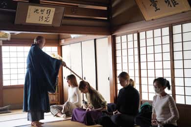 Tóquio: Meditação Zen matinal com um monge e cerimónia do chá