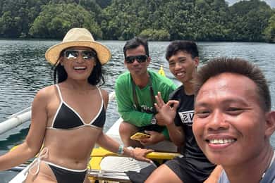 Boracay Private Boat Tour with Local Guide