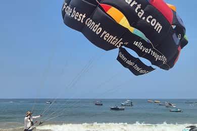 Puerto Vallarta: Private Parasailing Experience