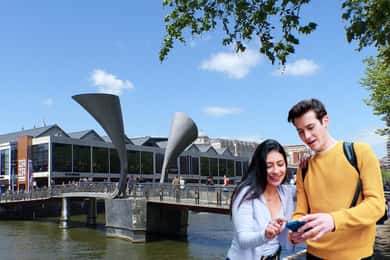 Bristol: City Walking Tour & Exploration Game