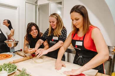 Rome: Pizza & Spritz Making Class with Dinner & Drinks