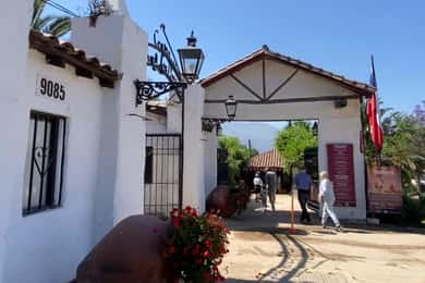 Santiago: Pueblito Los Dominicos & Cousiño Macul vingård