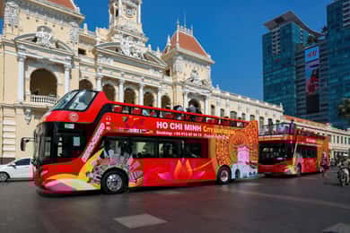 Tour in autobus Hop-on Hop-off a Ho Chi Minh con spettacolo di marionette sull'acqua