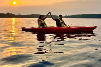 Ottawa: Sunset and Day Kayaking Tour in Downtown