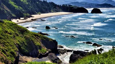 Exploring Oregon's Hidden Gems: Top 10 Must-Visit Places in 2025 - Oregon Coast