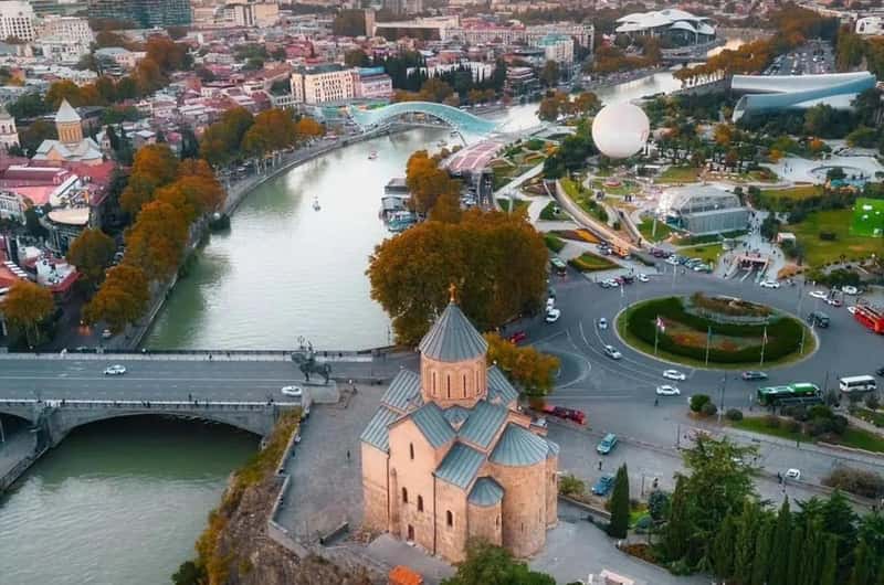 Divanda super jinsiy aloqa Men xotinimning yuziga tegaman (porno surat)