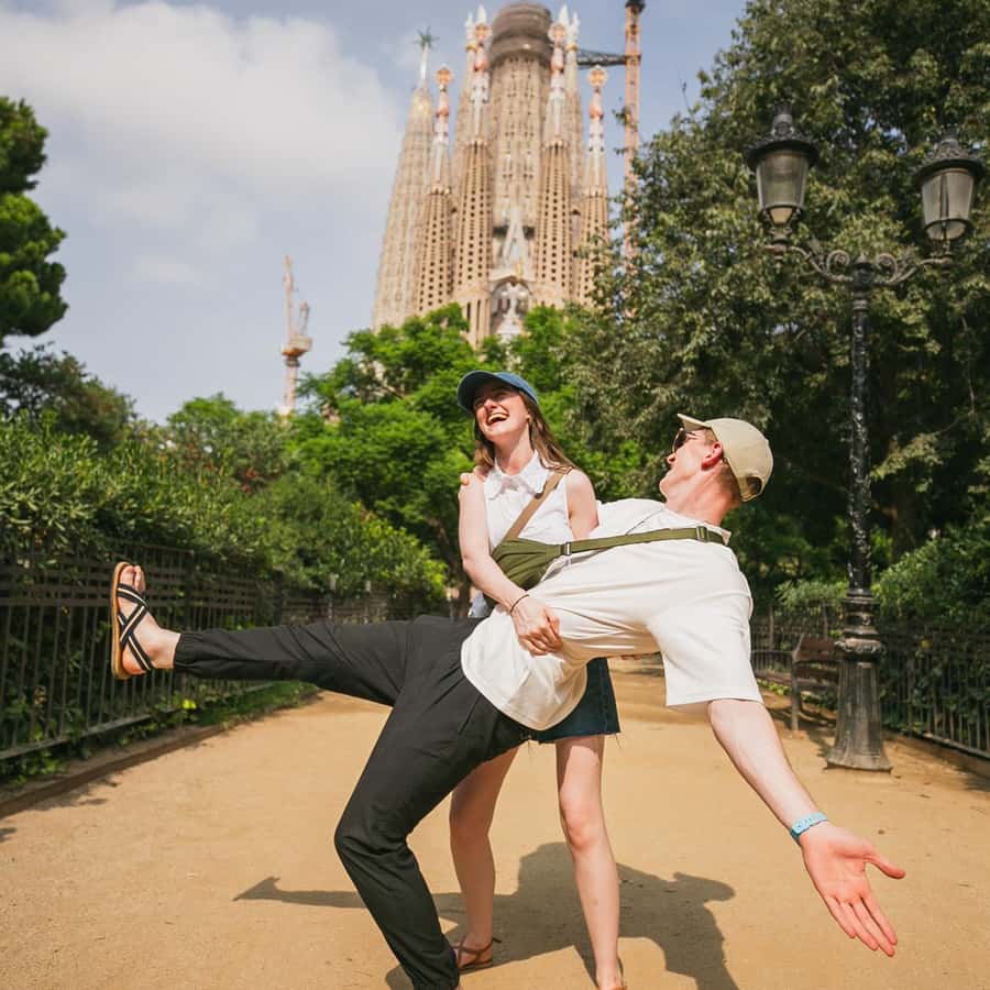 Barcellona: Follia fotografica alla Sagrada Familia GetYourGuide