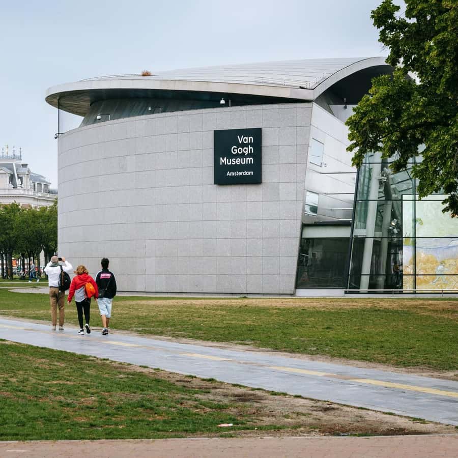 반 고흐의 명작을 살펴보세요: 해바라기와 침실 | GetYourGuide, image size:900x900