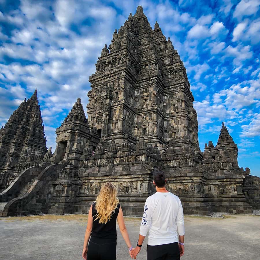 Yogyakarta Visita a Prambanan (uno de los mayores templos hindúes) |  GetYourGuide, image size:900x900