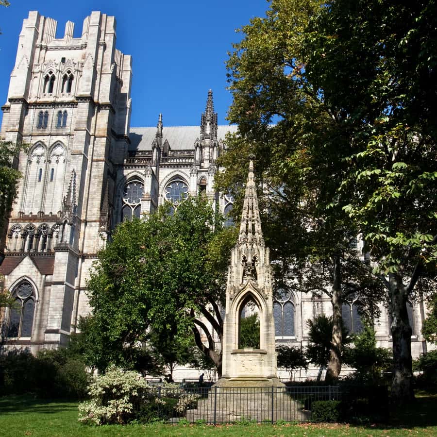 聖約翰大教堂：自助遊| GetYourGuide