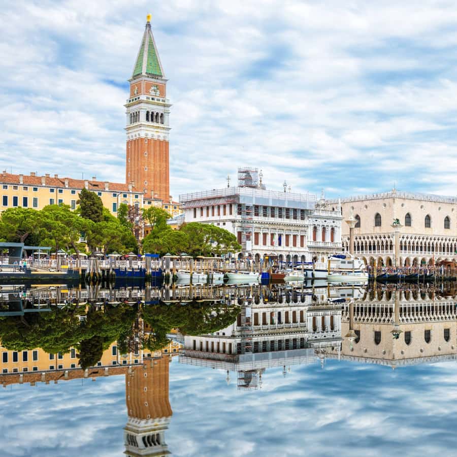 Private Walking Tour of Venice's Old Town with Gondola Ride Private Walking Tour of Venice's Old Town with Gondola Ride