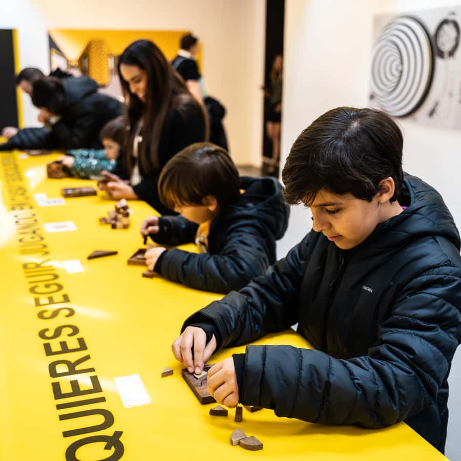 Colagem de mídia