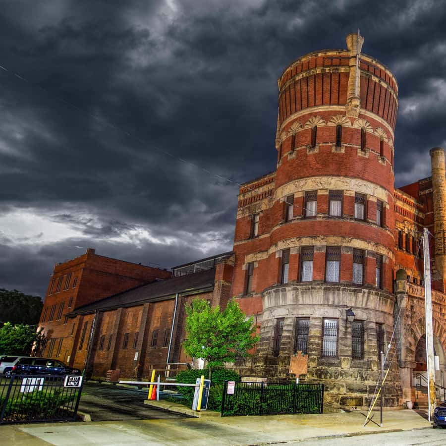 Cleveland: Eerie Ghosts Haunted Walking Tour