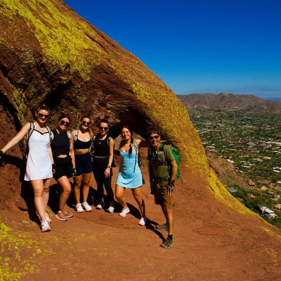 Phoenix: Epic Camelback Mountain Guided Hike Ascend Peak
