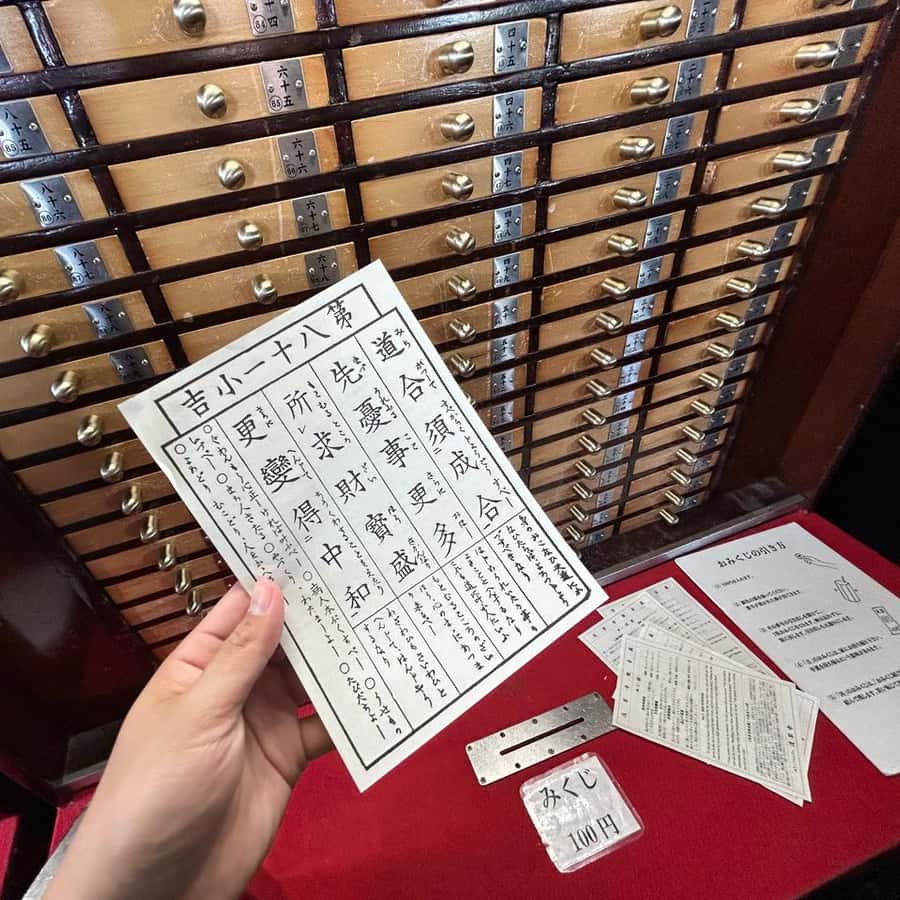 Tokyo: Tsukiji, Ginza, and Asakusa Japanese Culture Tour
