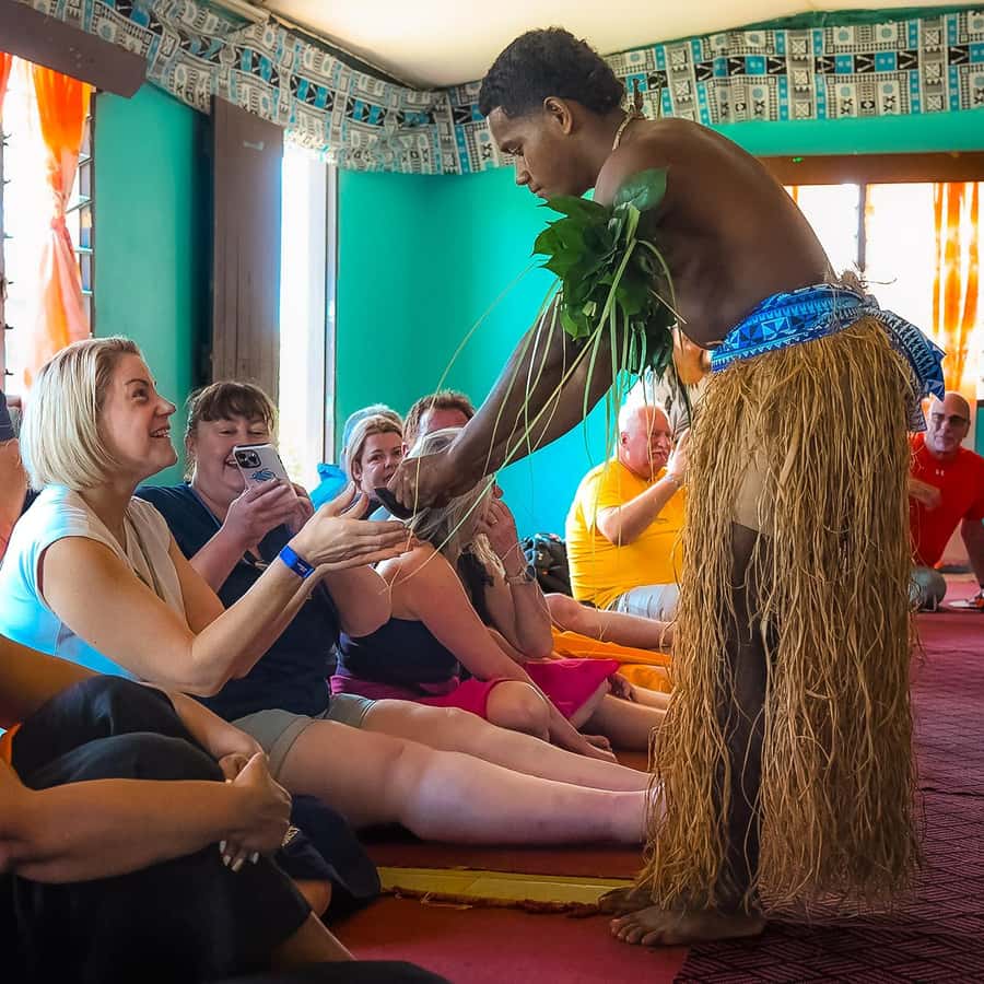 Fiji: Village & Mud-Crab Catching Tour