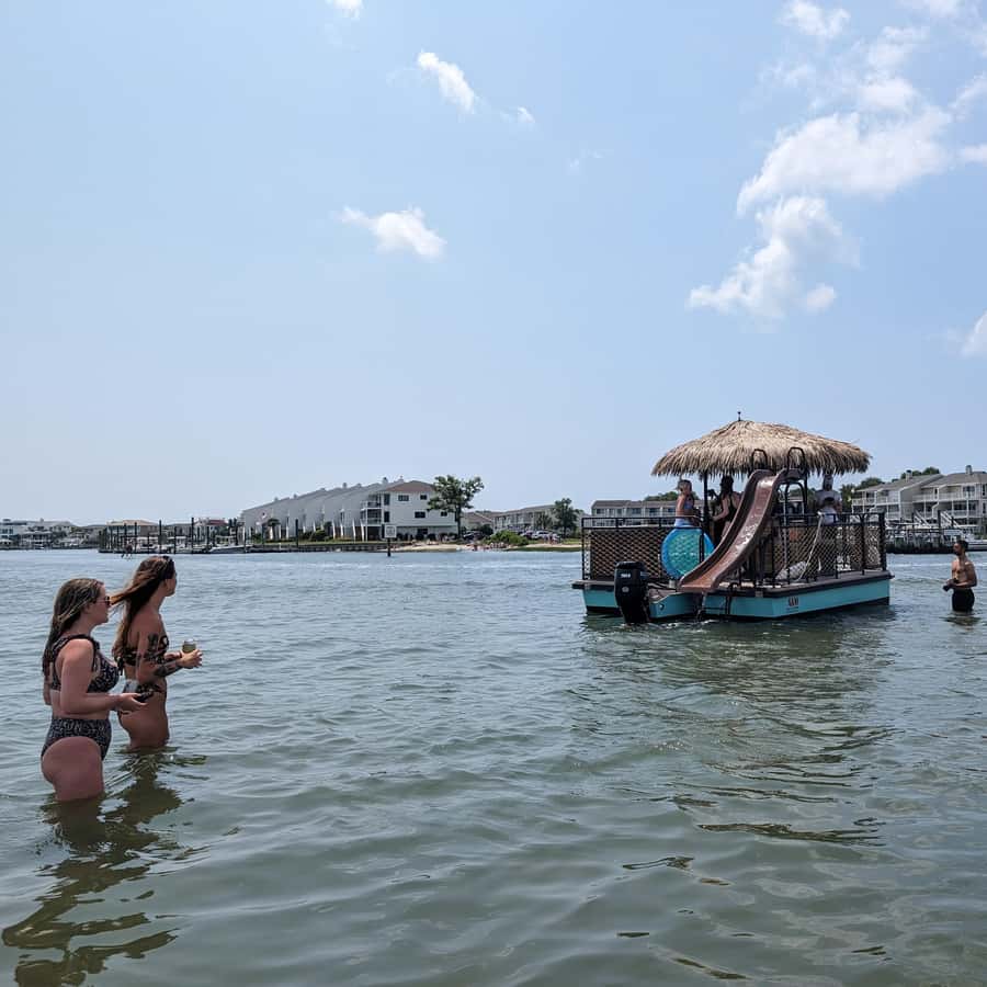 Destin: Tiki Pub Crab Island Sandbar Cruise with Waterslide