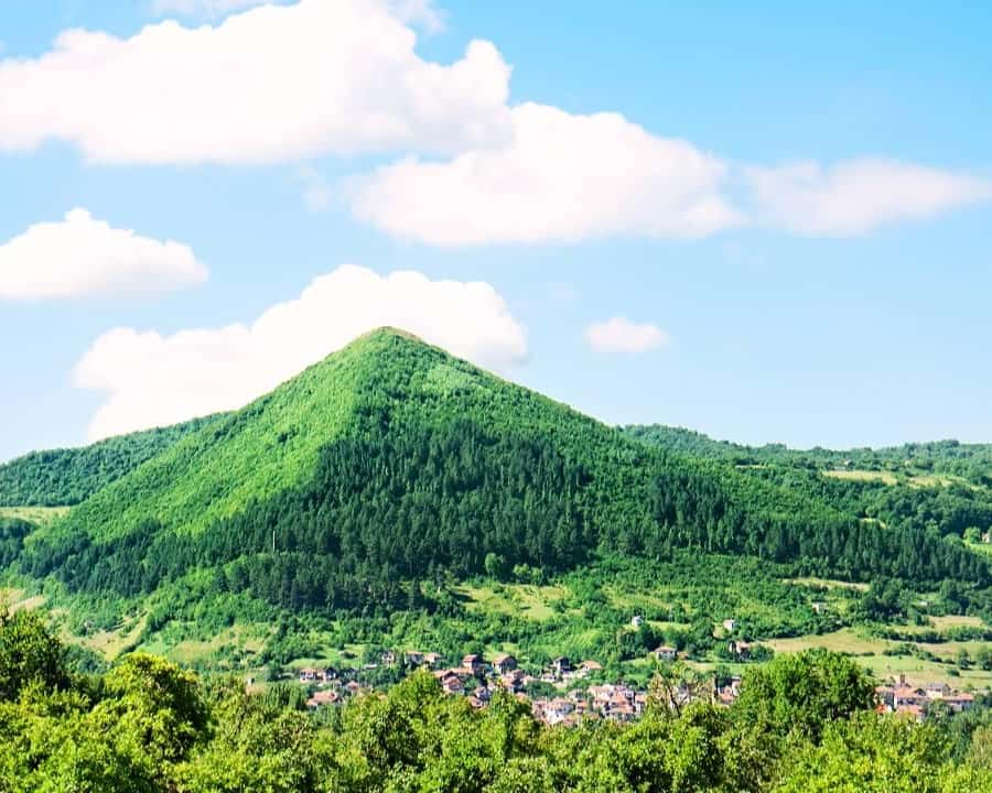 サラエボ：ボスニアのピラミッドとヴィソコへの1日ツアーをご案内