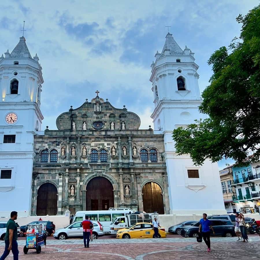 Colagem de mídia