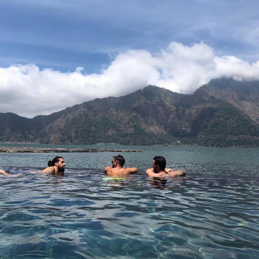 Colagem de mídia