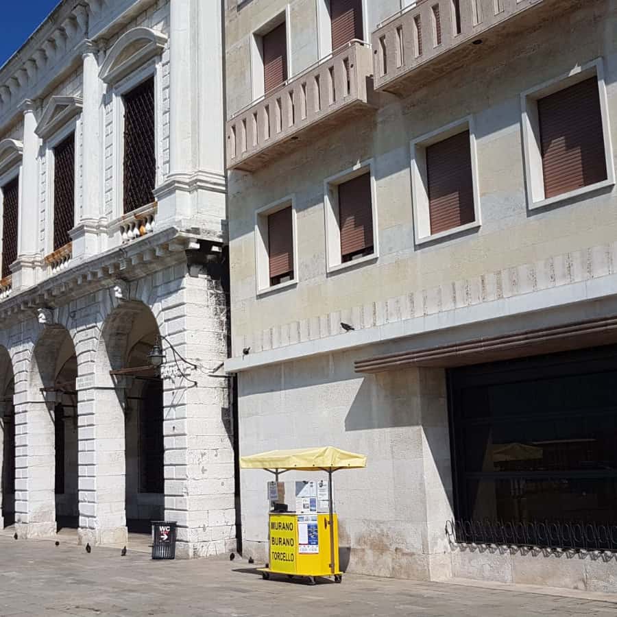 Colagem de mídia