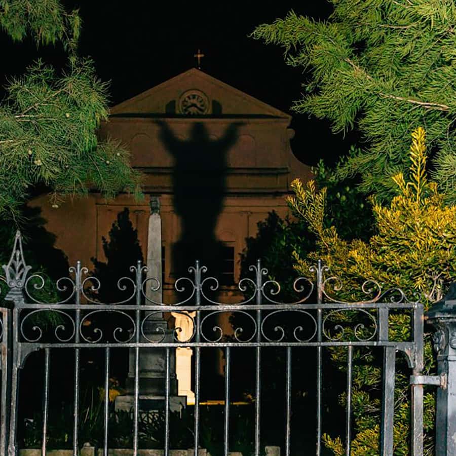 Espíritos e Feitiços: Caminhada Fantasmagórica em Nova Orleães |  GetYourGuide, image size:900x900