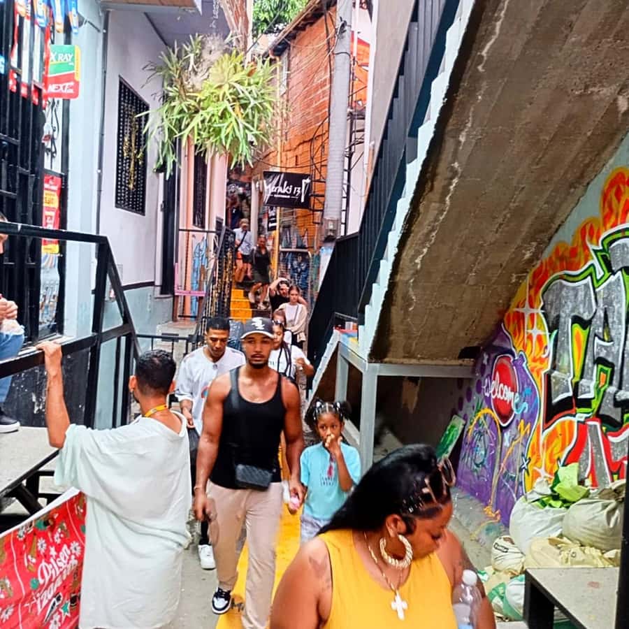Colagem de mídia