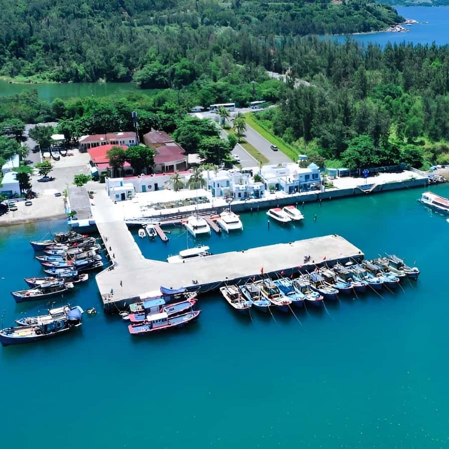 Da Nang: Son Tra peninsula luxury Yacht rental, private