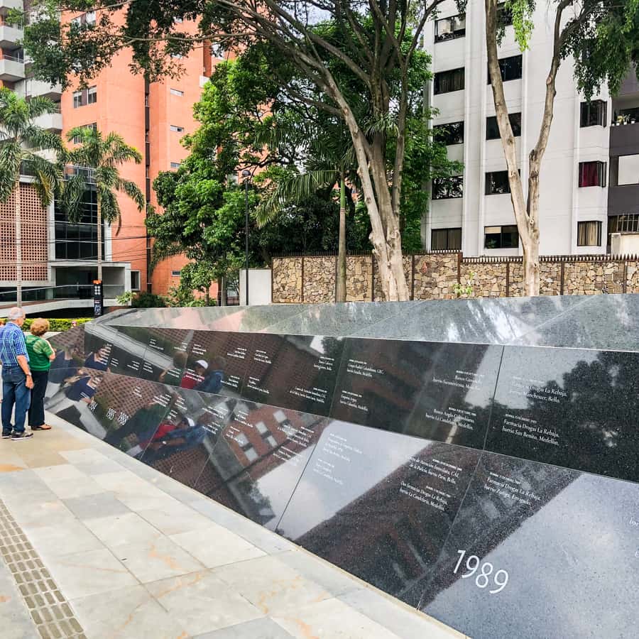 Colagem de mídia