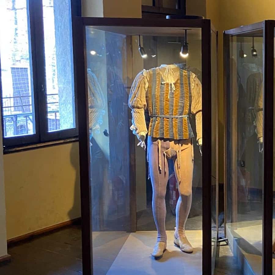 Colagem de mídia