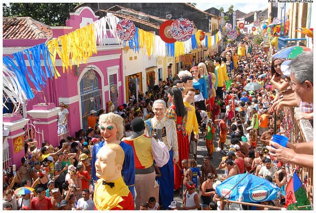 Colagem de mídia