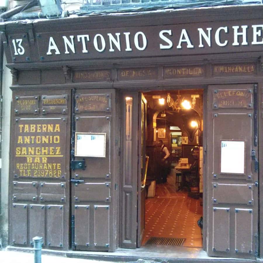 Ruta de tapas nocturna de 2,5 horas por Madrid GetYourGuide