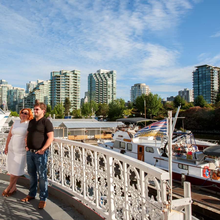 Vancouver: Evening Cruise with Dinner Buffet