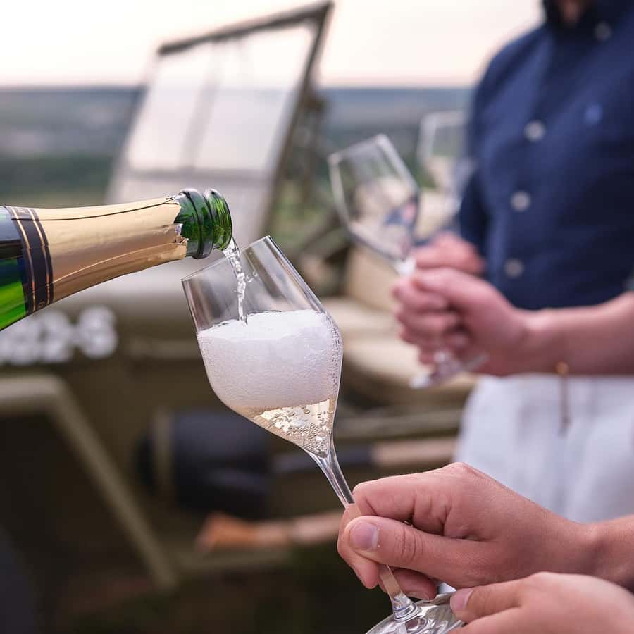 Epernay: Recorrido en jeep por los viñedos con degustación y visitas |  GetYourGuide, image size:900x900