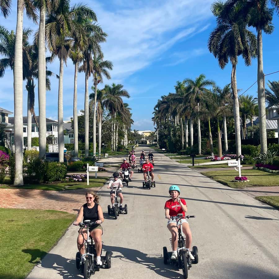Naples, Florida: Recorrido en triciclo eléctrico por el centro de