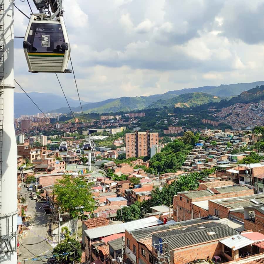 Colagem de mídia
