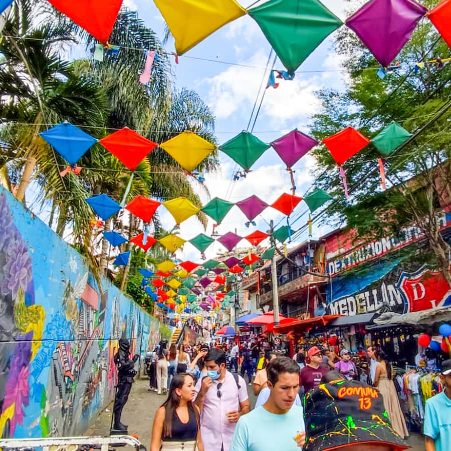 Colagem de mídia