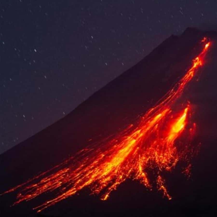 ジョグジャカルタ火山丘の上のムラピ山（溶岩の眺め） | GetYourGuide