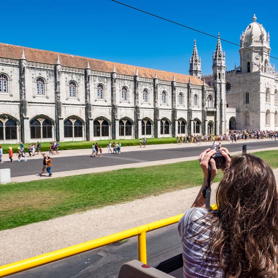 Colagem de mídia