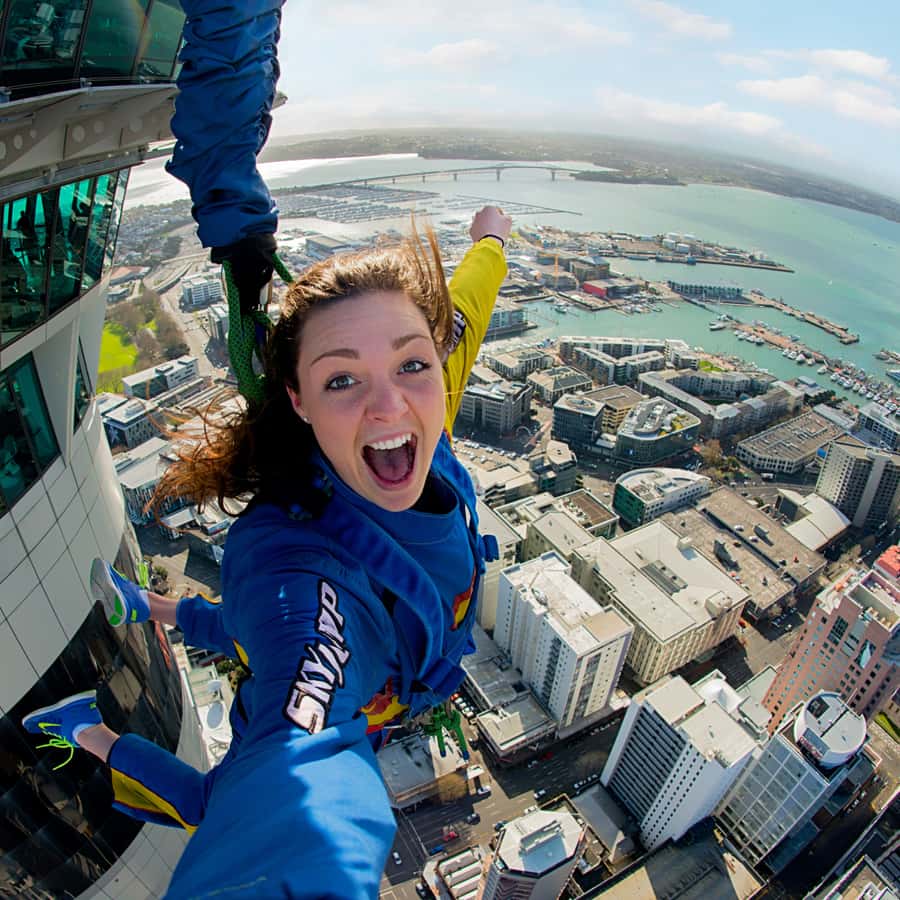 Auckland: SkyJump with Sky Tower Entry Ticket