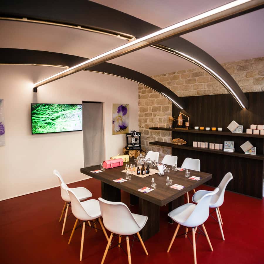 Paris: 2-Hour Perfume Creation Workshop