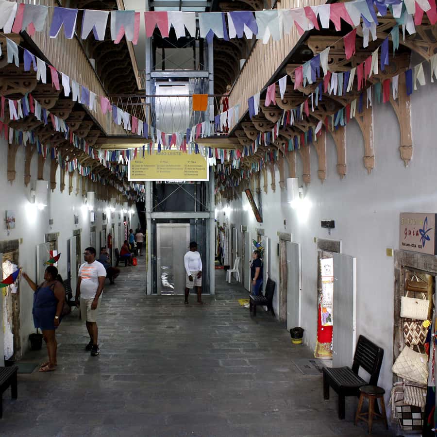 Colagem de mídia