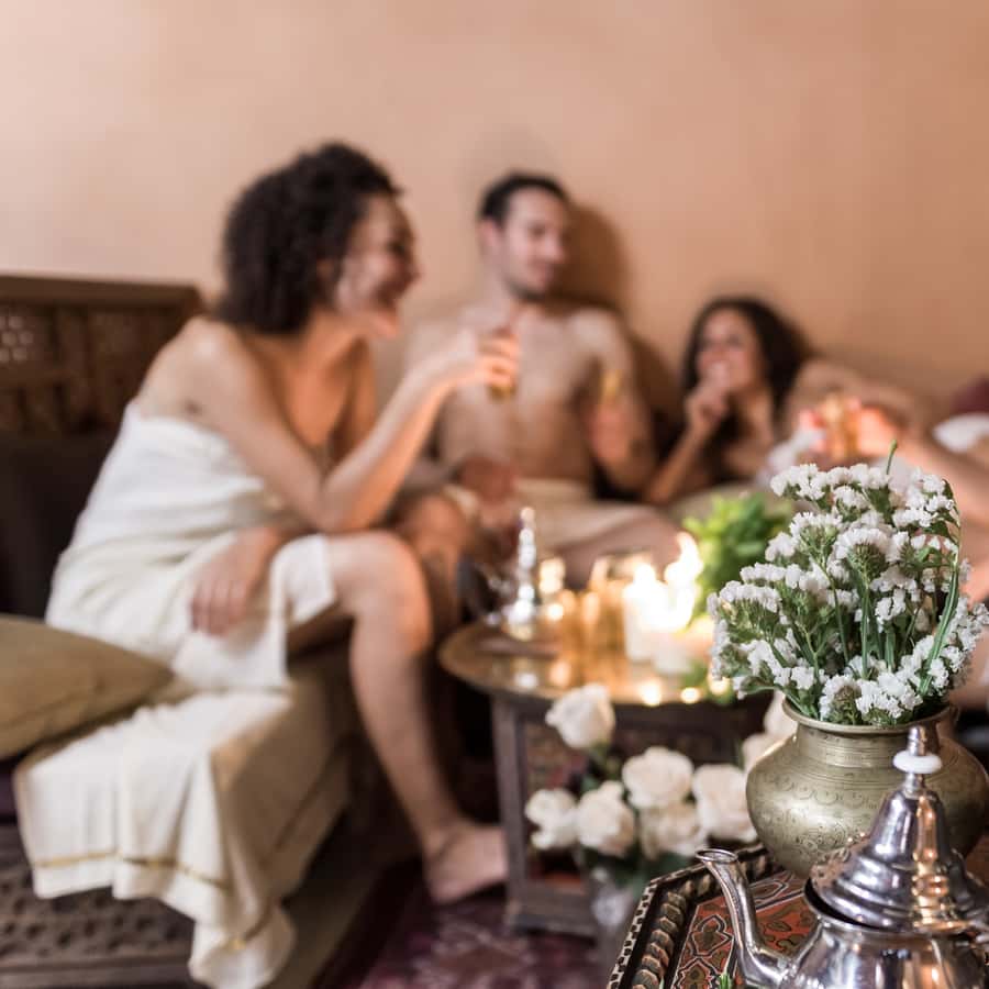 Men undressed va uning barcha teshiklari bir oriq porno model becerdin.