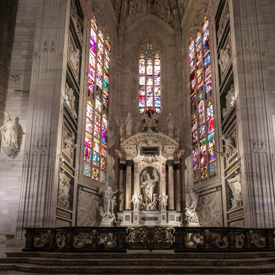 ミラノ ドゥオーモ大聖堂ツアー | GetYourGuide
